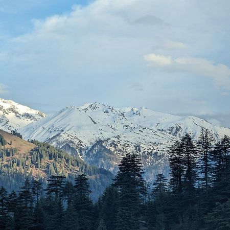 Attic Monkey Cafe & Rooms Manali  Exterior photo