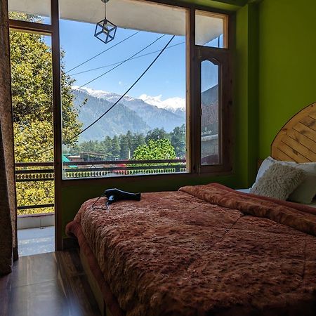 Attic Monkey Cafe & Rooms Manali  Exterior photo