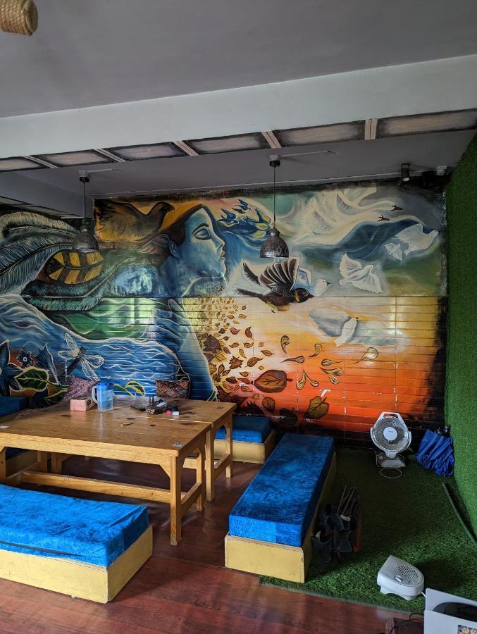 Attic Monkey Cafe & Rooms Manali  Exterior photo
